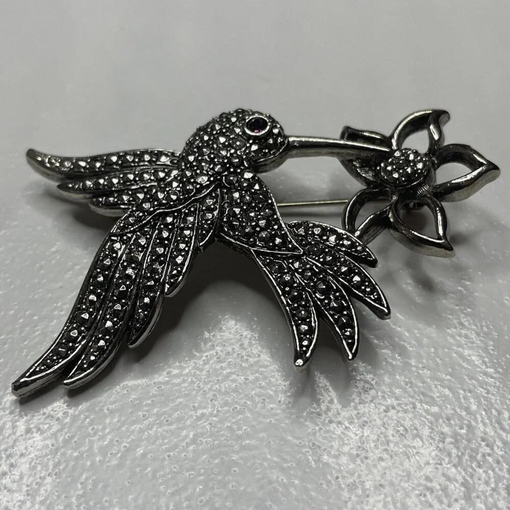Avon Signed Hummingbird Silver Marcasite Rhinestone‎ Brooch Pin Vintage